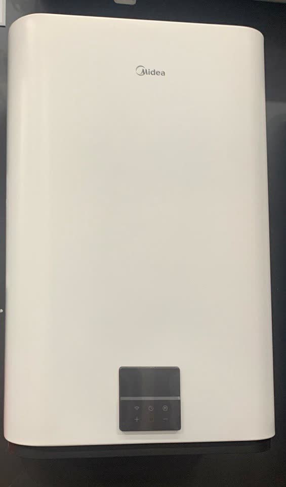 Prodajem bojler MIDEA D50-20ED6 sa Wi-fi