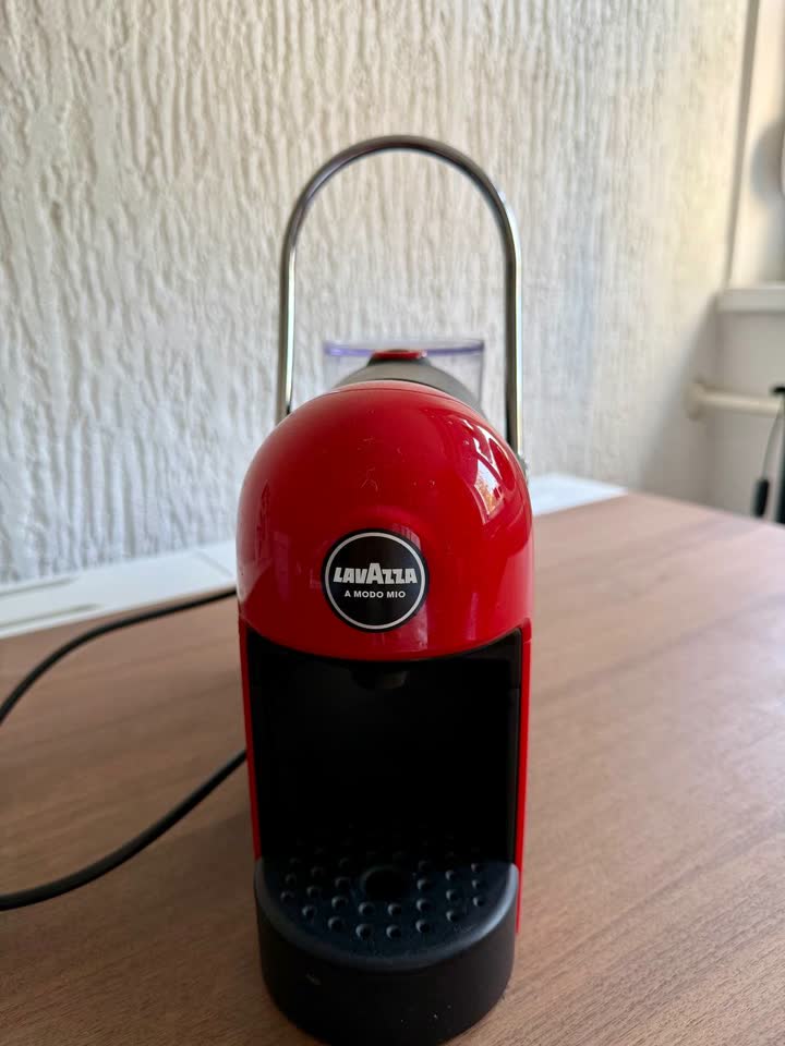 Kafemat Lavazza A Modo Mio Jolie Red