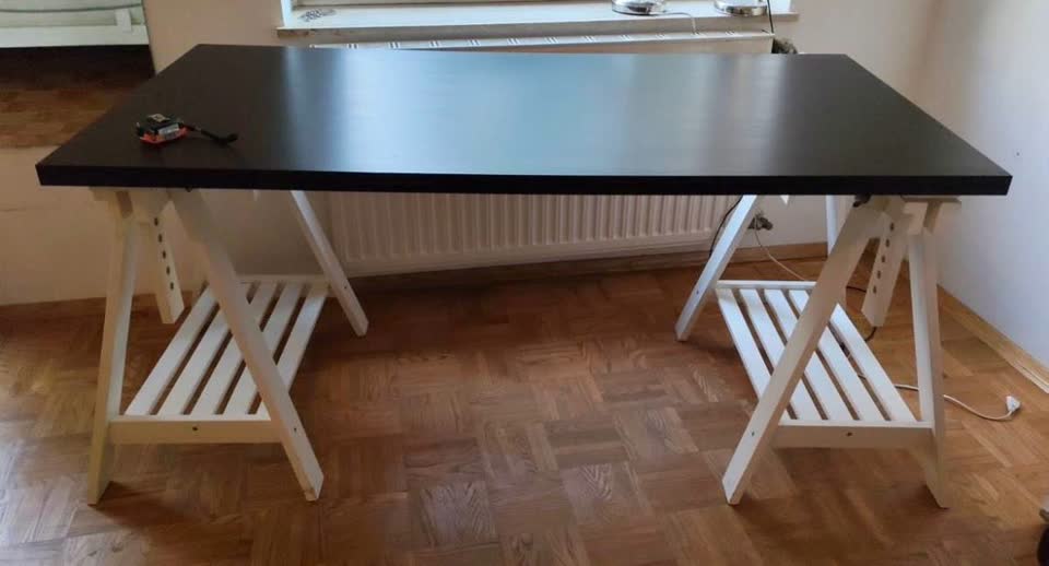 Продам стол IKEA LINNMON