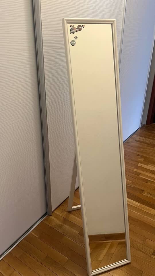 Продаю зеркало Ikea Flaknan и портативный отпариватель Deerma