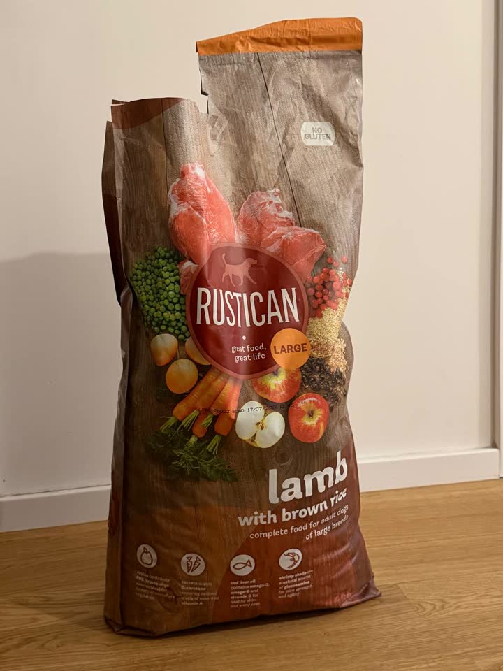 Prodajem hranu za pse Rustican i kape za pse