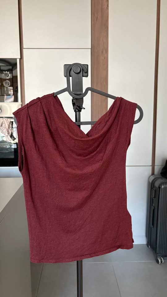 Top na jedno rame i skraćeni mantil Massimo Dutti