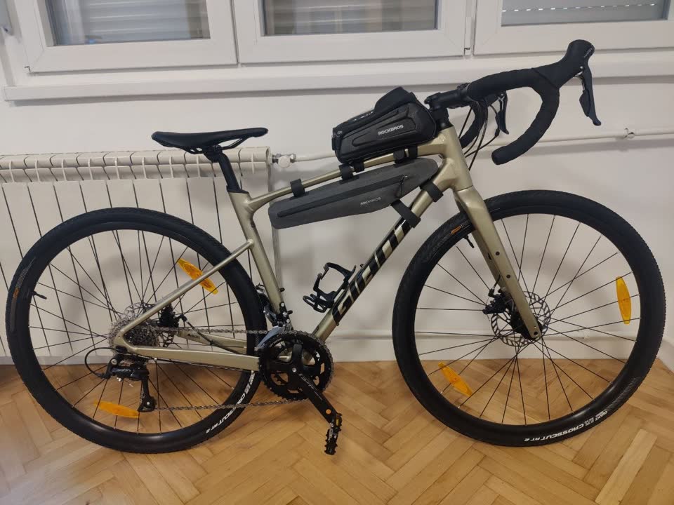 Продам велосипед Giant REVOLT 2, 2025 Gravel Bike