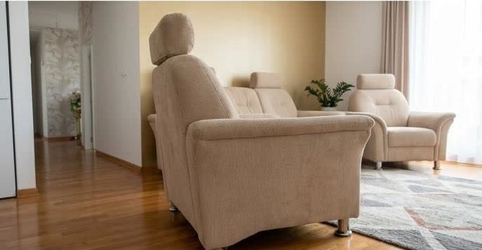 Prodajem komplet mekog nameštaja: sofa + 2 fotelje