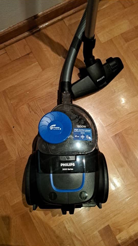 Продаю пылесос Philips PowerPro Compact