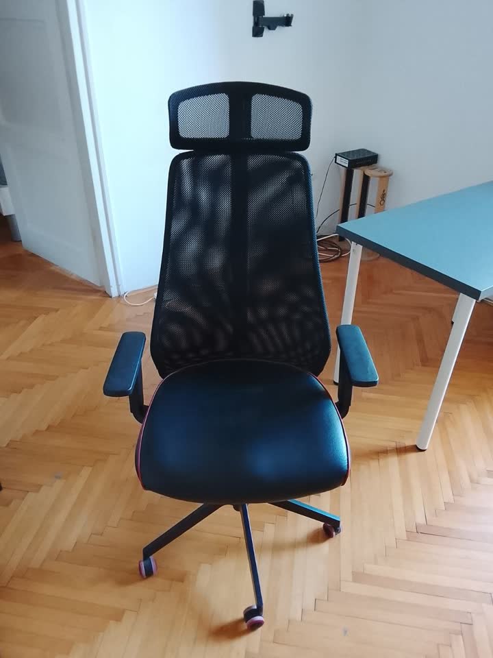 Кресло MATCHSPEL Gejmerska stolic