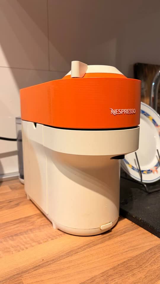 Kapsulna kafa mašina Nespresso Vertuo Pop – Pantone Limited Edition (Mandarin Orange)
