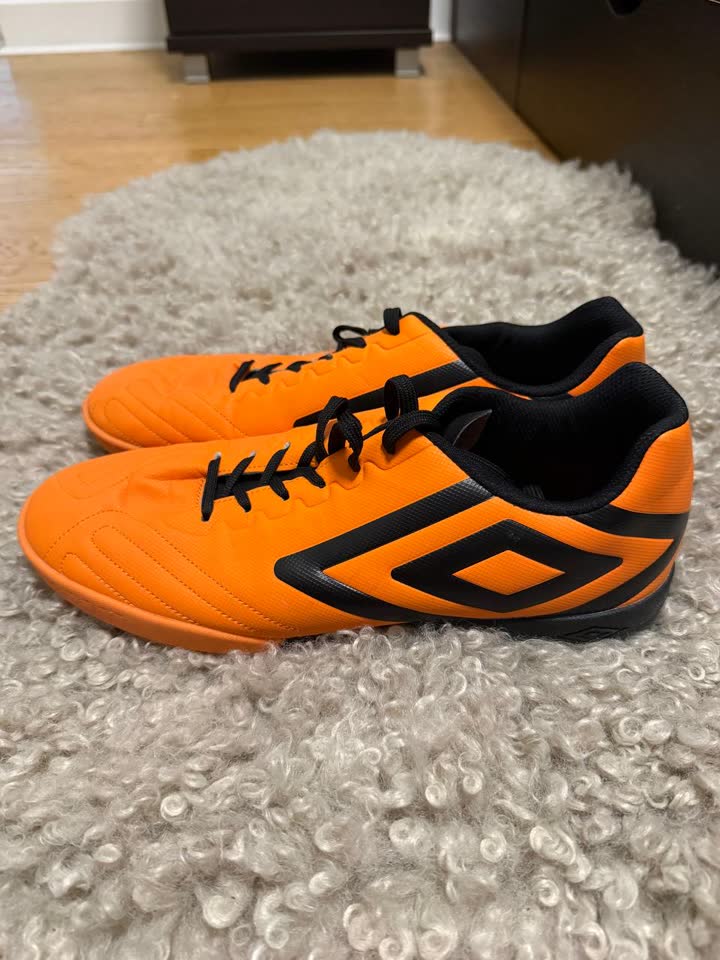 Мужские футбольные бутсы Umbro