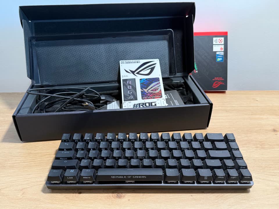 Продаю клавиатуру ASUS ROG Falchion Ace M602