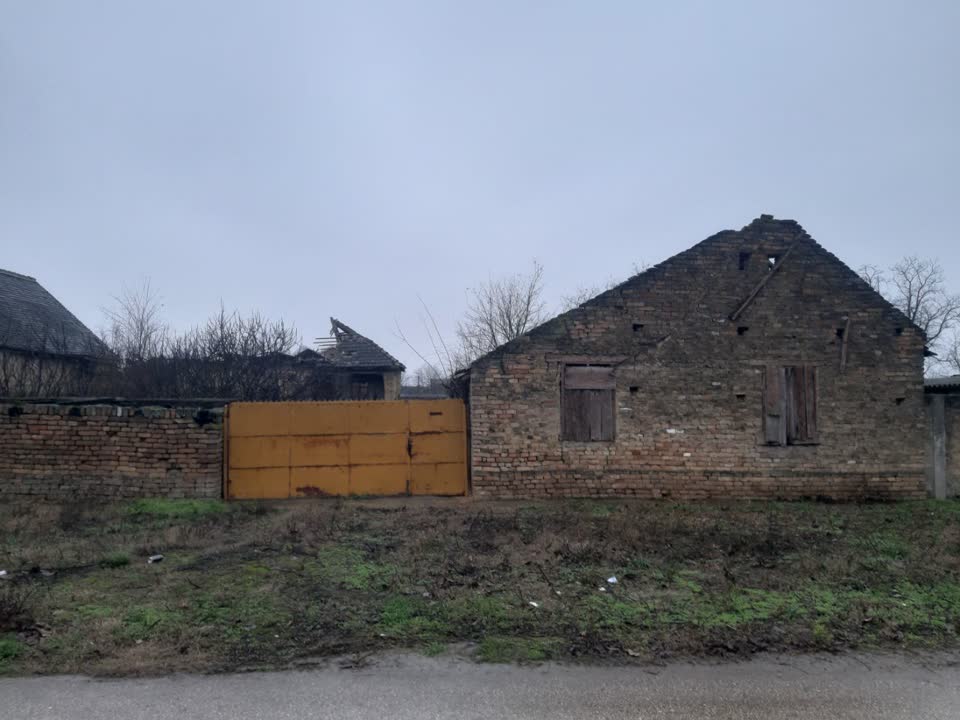 Prodaja kuće za rušenje u Stanišiću, 165 m²
