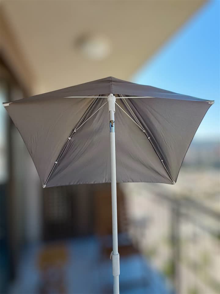 Suncobran za balkon sa postoljem
