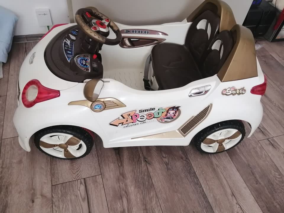 Детский автомобиль