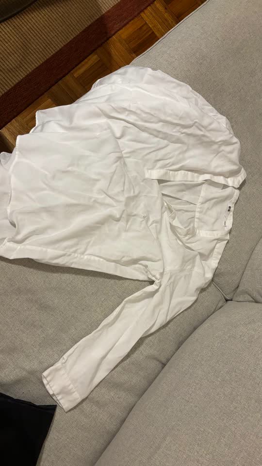 Odeća: košulja, šorts, pantalone, dugi rukav