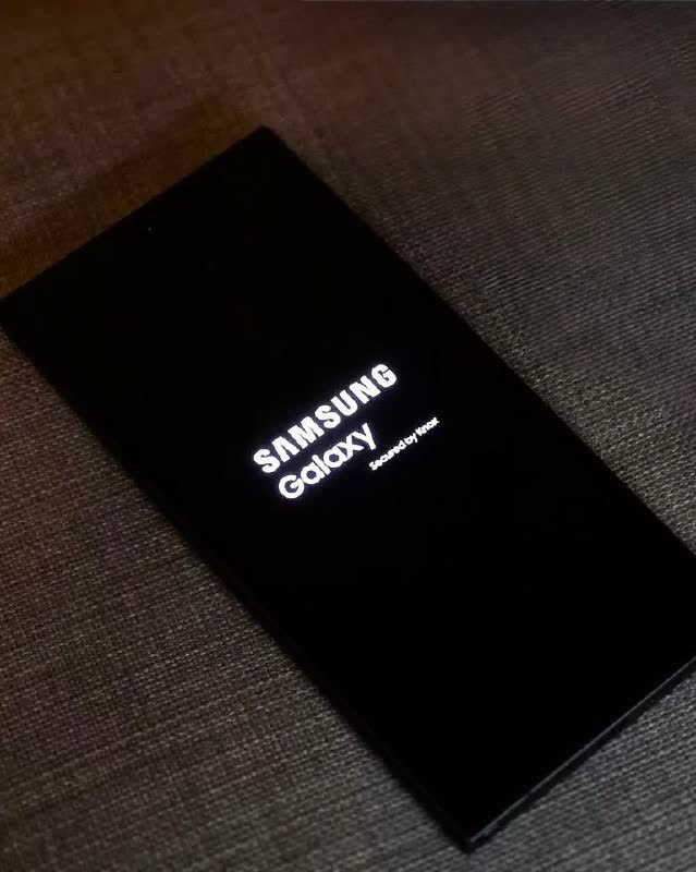 Продам Samsung Galaxy S24 Ultra