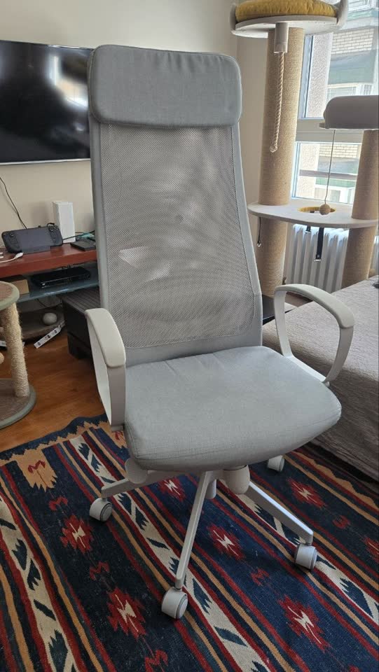Radna stolica MARKUS IKEA