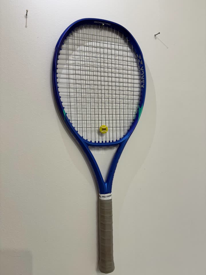 Prodajem Yonex Ezone 98