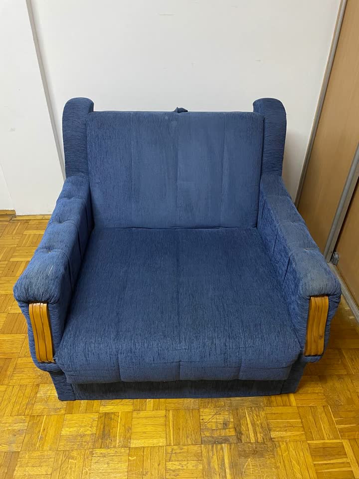 Poklanjam fotelju na razvlačenje