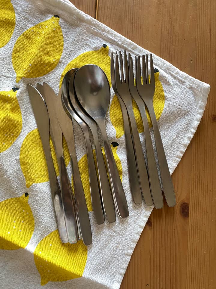 Set pribora za jelo za 4 osobe IKEA