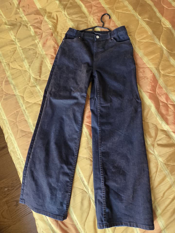 Prodajem farmerke-kameleonke i pantalone GJ