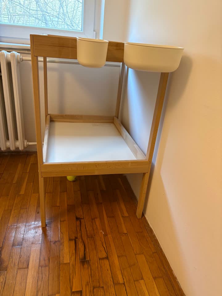 IKEA sto za presvlačenje