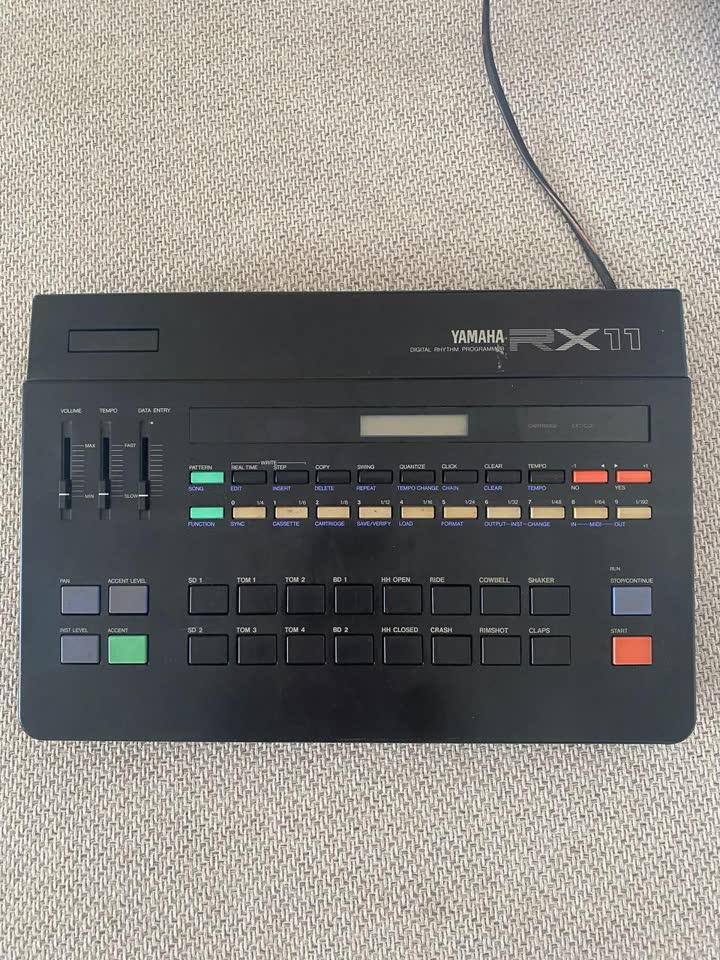 Драм машина Yamaha RX 11