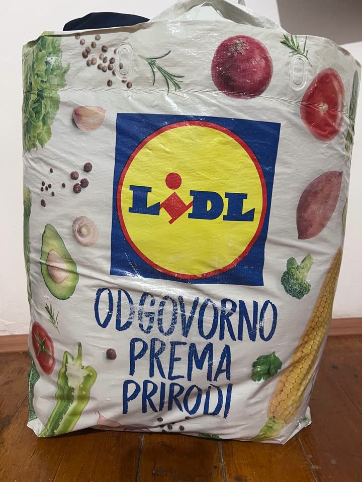 Hitna prodaja ženske odeće