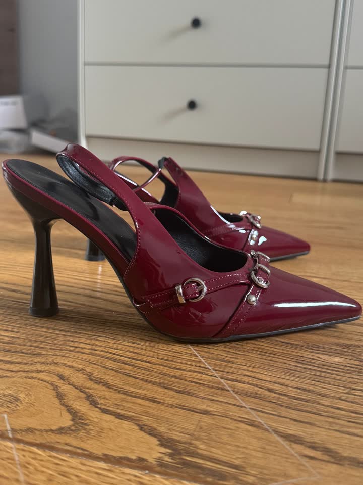 Prodajem nove cipele broj 38