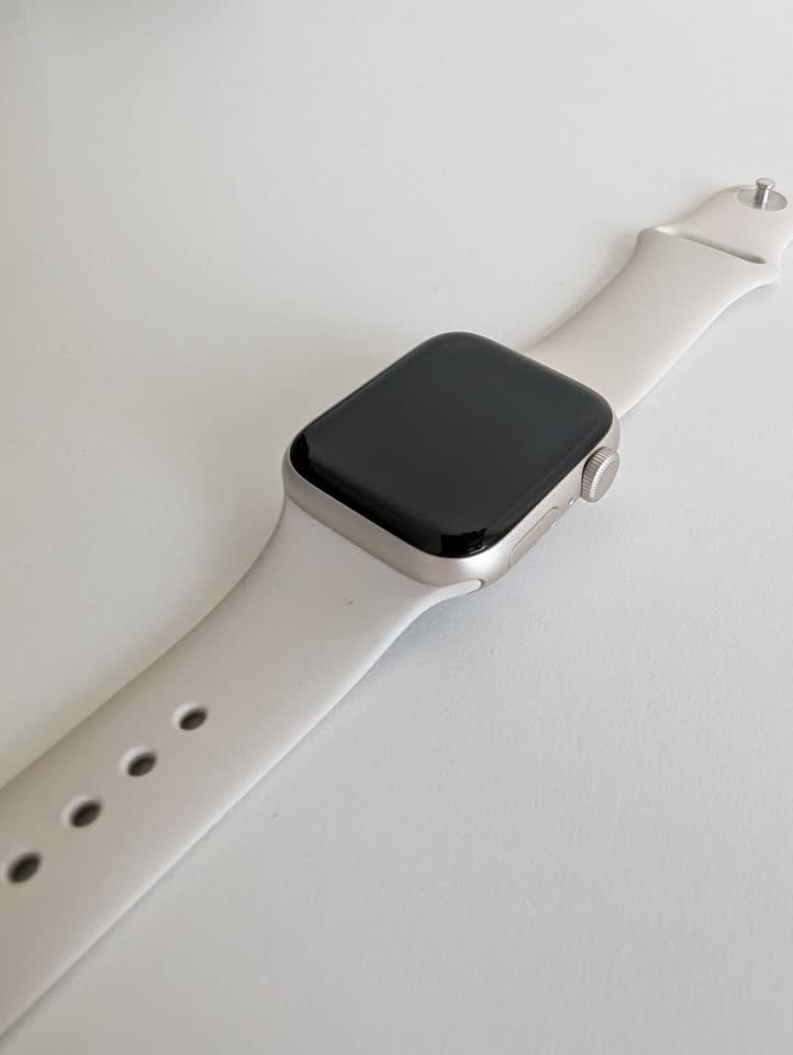 Prodajem Apple Watch SE 2nd generation