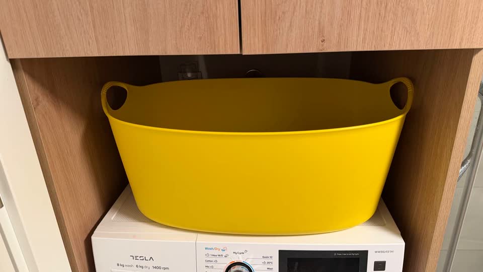 Продаю гибкую корзину/ тазик для белья, жёлтая, 35 л TORKIS IKEA