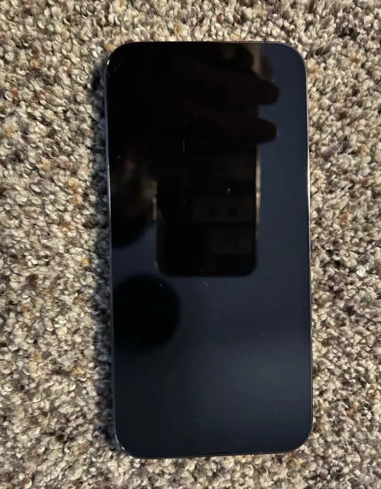 Продам iPhone 15 Pro Max