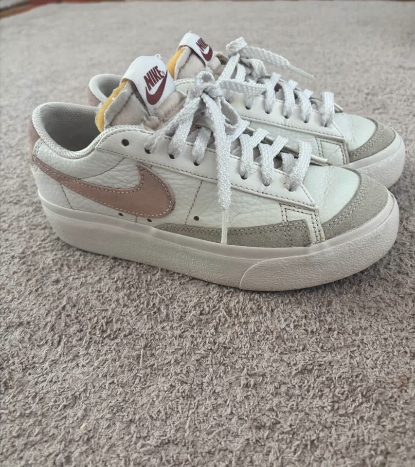 Кроссовки Nike