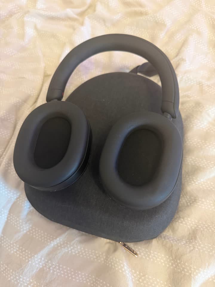 Продам BT наушники SONY WH-1000XM5 Black в отличном состоянии