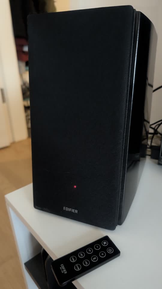 Продаются колонки Edifier R2000DB