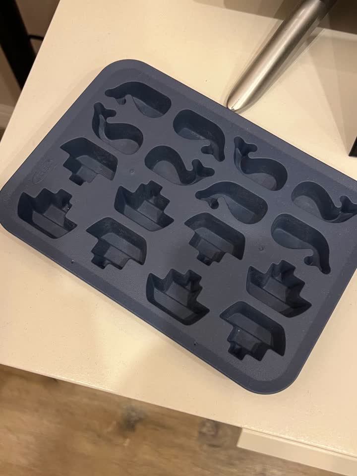 Стеклянные емкости Pyrex, формочка Ikea, спрей Zara Home