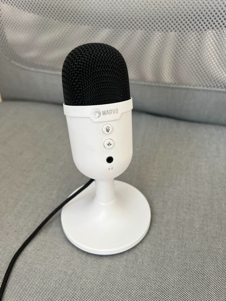 Prodajem mikrofon Marvo MIC-06 WH