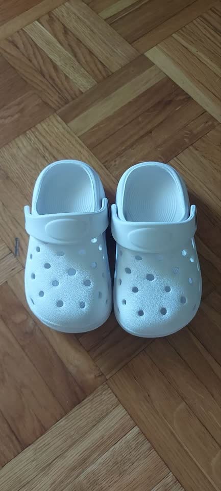 Meke udobne papuče sa džibitsima