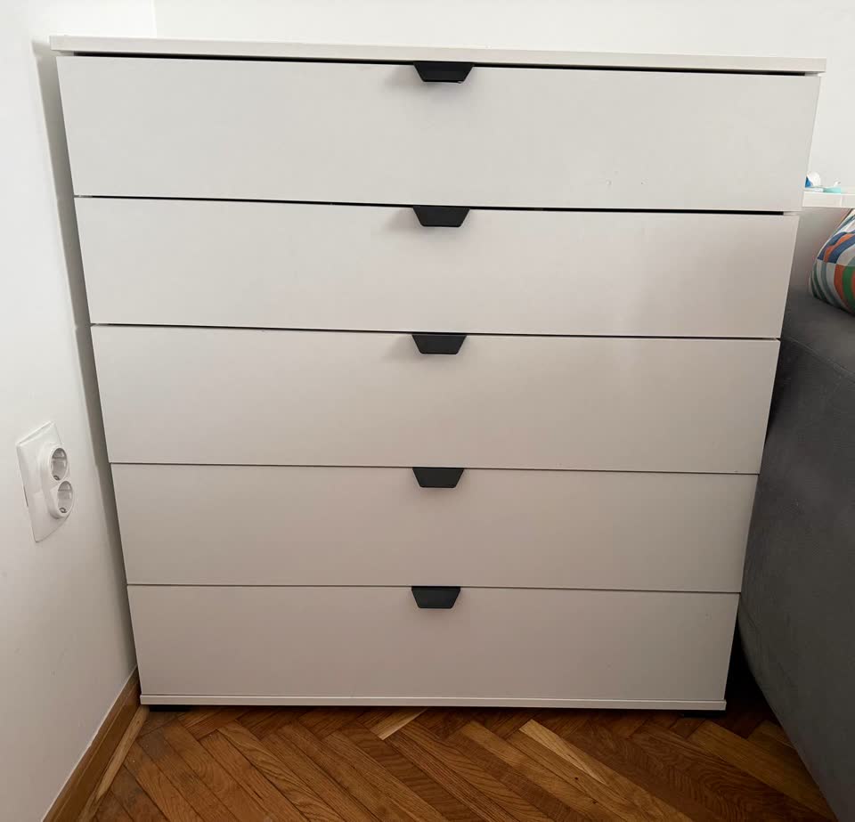Komoda u odličnom stanju