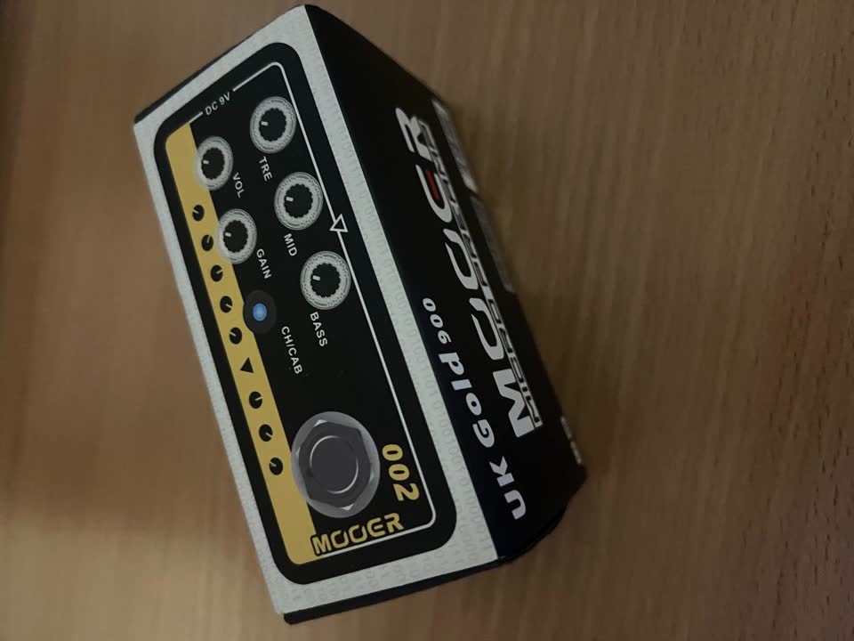 Gitarska pedala / preamp Mooer Micro Preamp 002 UK Gold 900 (kao nova u kutiji) korišć
