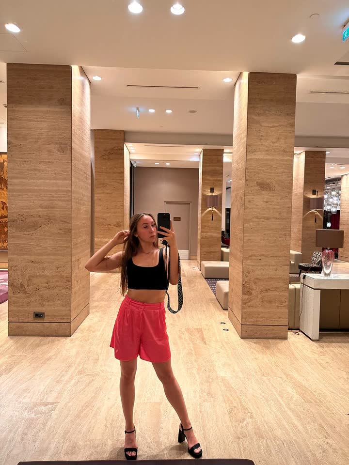 Продаю костюм розовый Stradivarius M