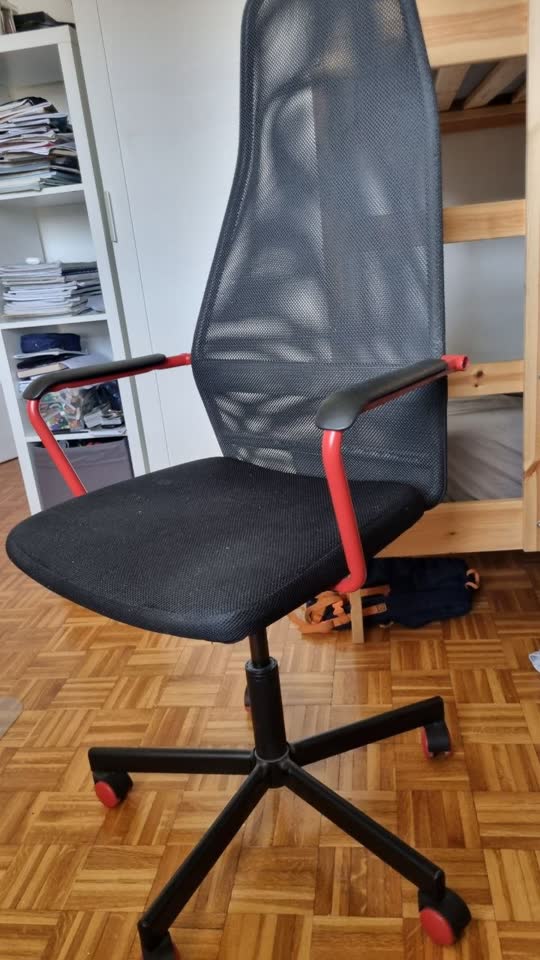Продам геймерское / офисное кресло IKEA HUVUDSPELARE