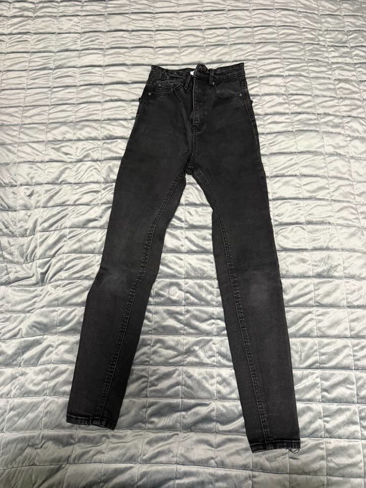 Ženske pantalone za 300