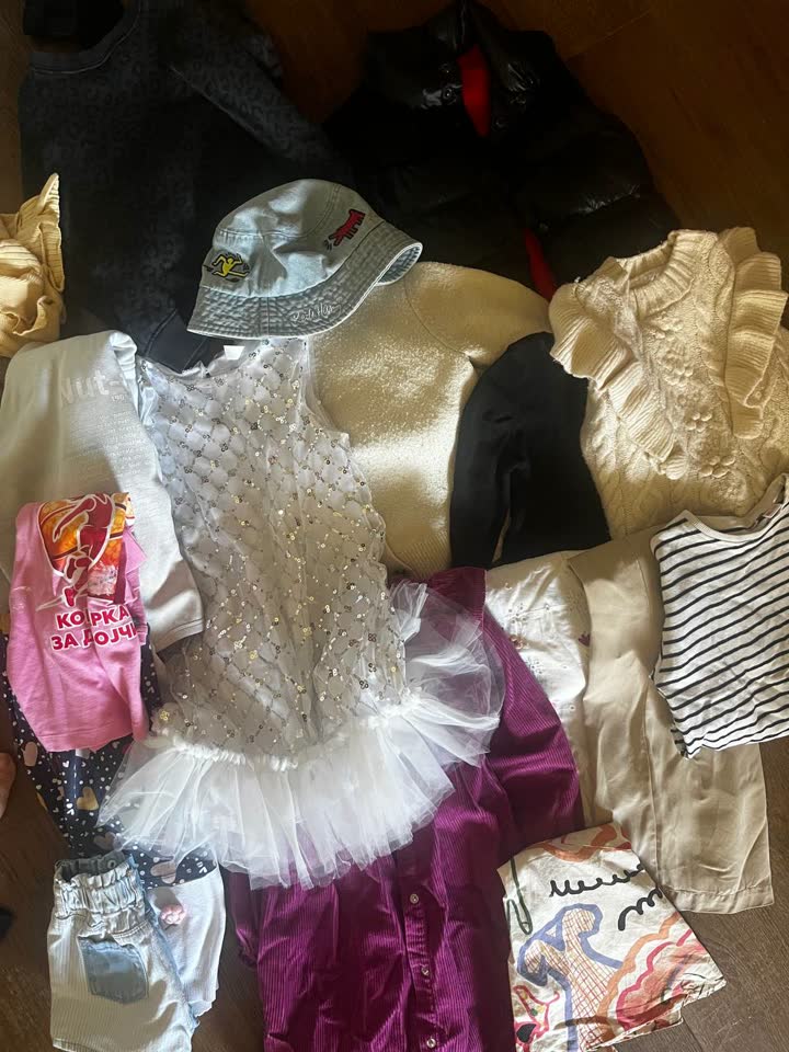 Вещи пакетом на худенькую девочку ростом 120-128. Все Zara, HM и тд. Худи, толстовка, летние