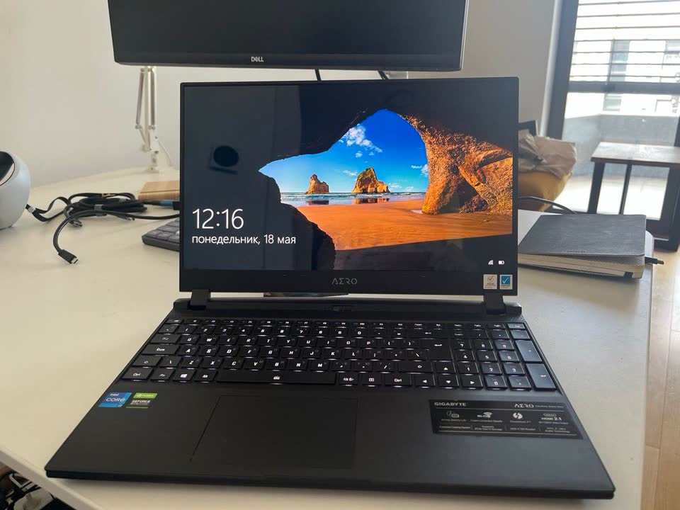 Продам Gigabyte Aero 15 OLED XD
