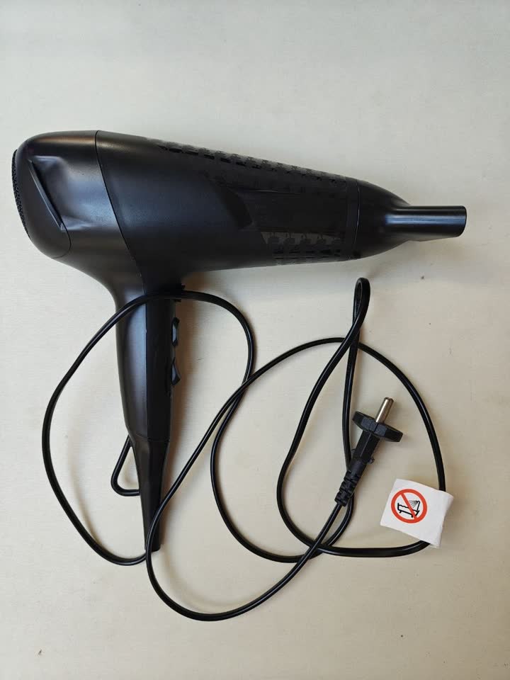 Продам фен Rowenta x Karl Lagerfeld Studio CV581LF0