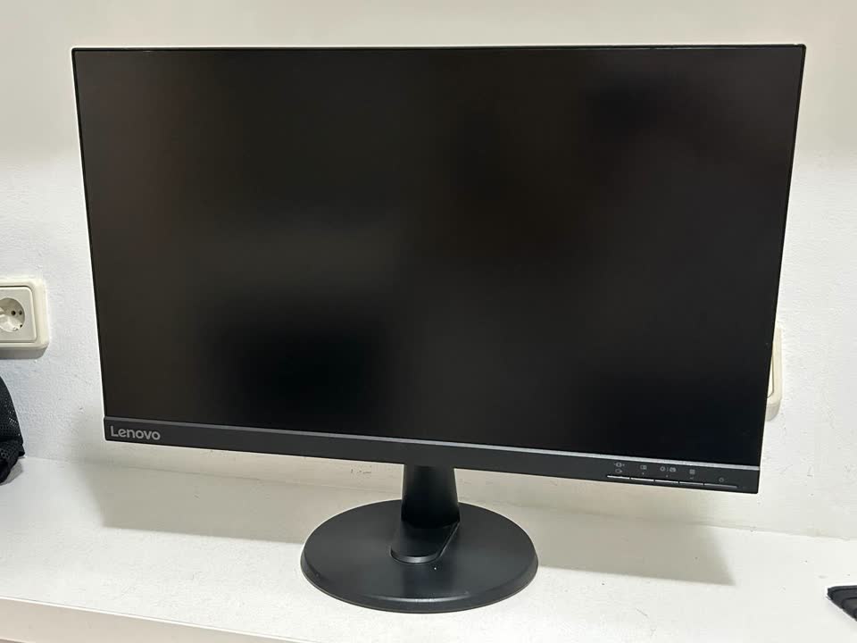 Prodajem monitor Lenovo D24-40