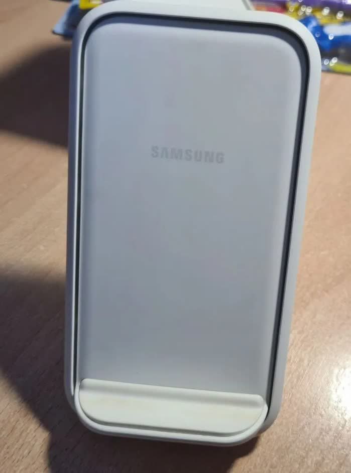 Беспроводное зарядное устройство Samsung EP-N5200