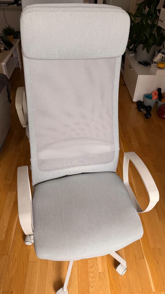 Radna siva stolica IKEA Markus