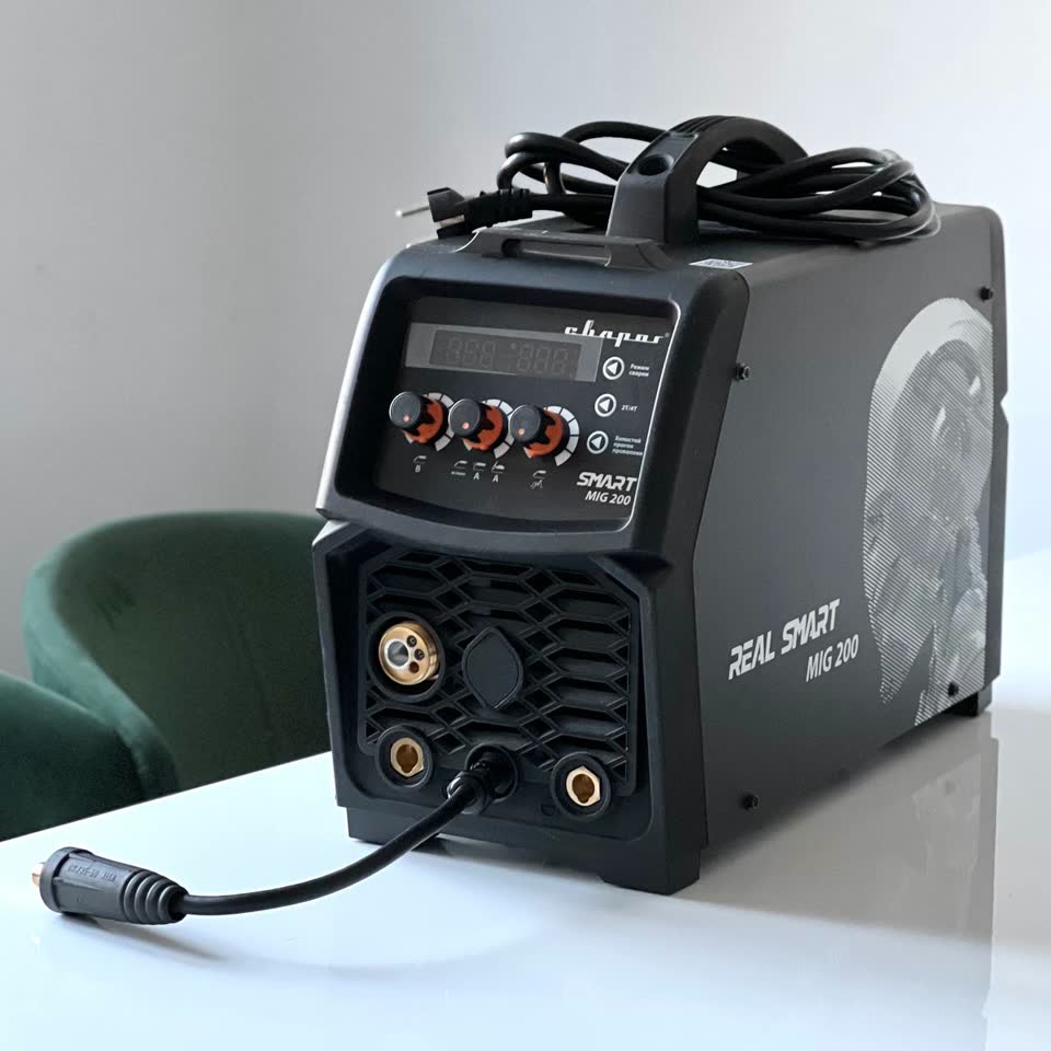 Poluautomatski aparat za zavarivanje REAL SMART MIG 200