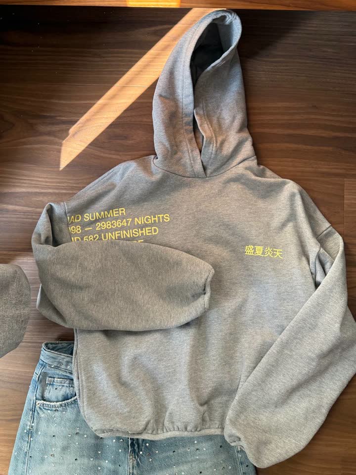 Продажа одежды: толстовка Bershka, джинсы Zara, жакет Sandro