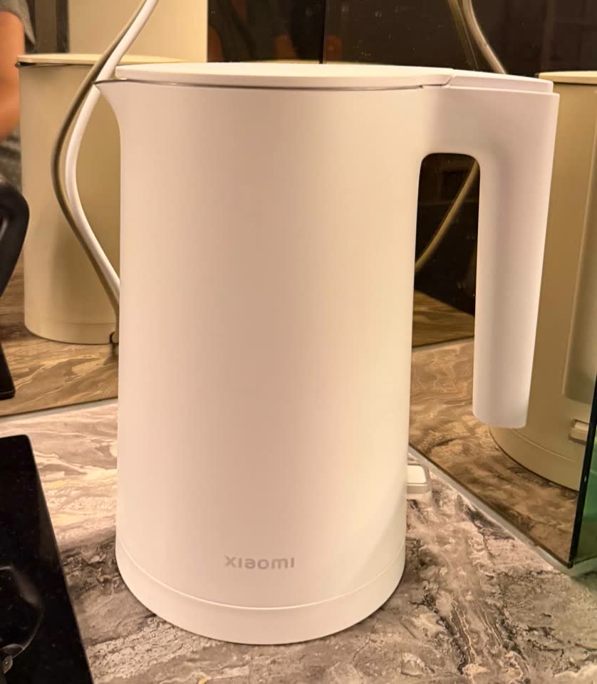Продается чайник XIAOMI Mi Electric Kettle 2 EU